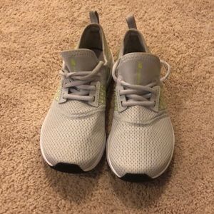 SELLING NB GREY AND GREEN AND WHITE THEY ARE NEW JUST NEVER WORN